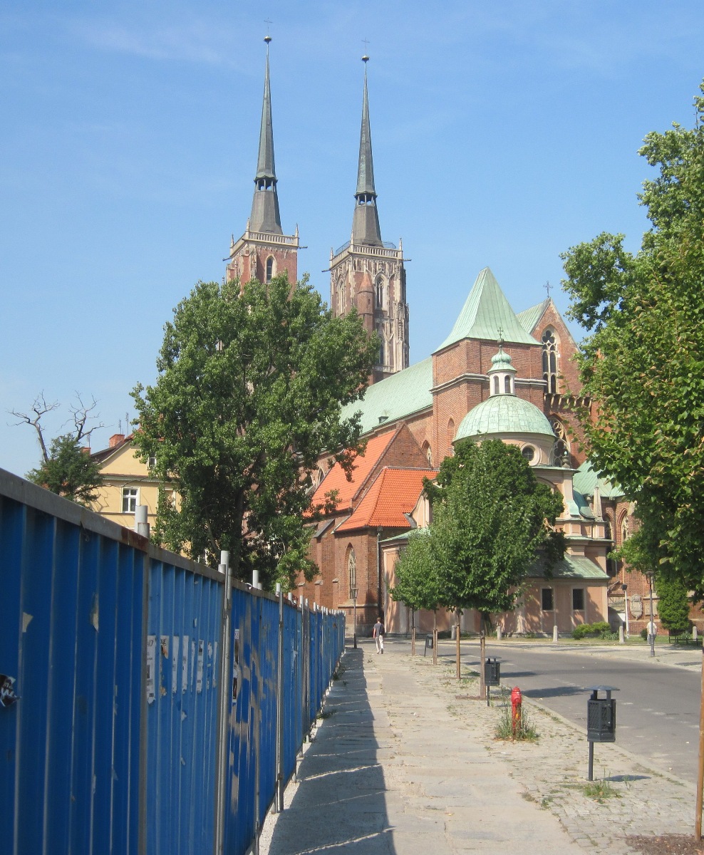 25-Breslavia-  Esterno della Cattedrale di St. Paul con le due torri